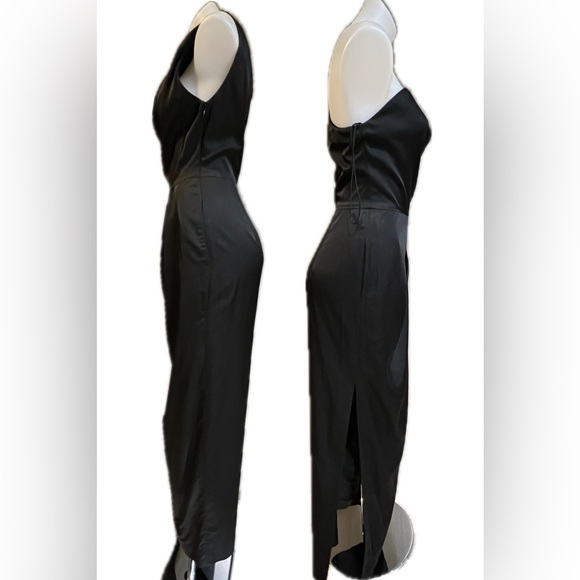 Arias Women’s Black Draped One-Shoulder Gown - Picture 4 of 10